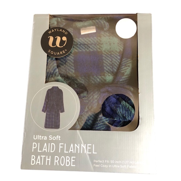 Men’s Ultra Soft Plaid Flannel Bath Robe w/NIVEA Body Wash, Loofah & Shave Gel - Picture 9 of 16